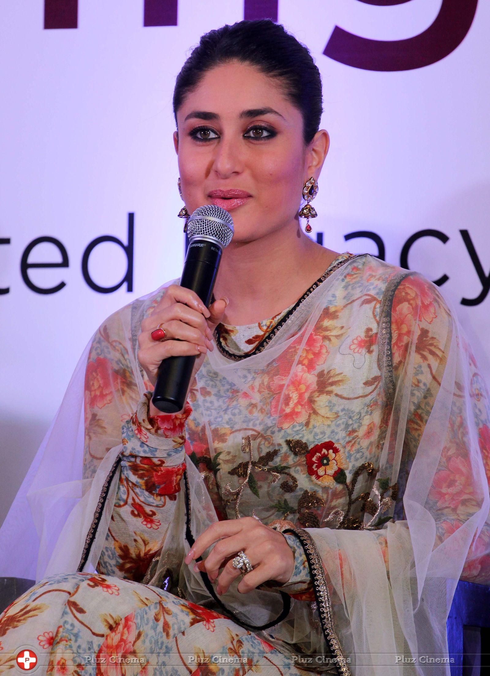 Kareena Kapoor at The Launch of Malabar Gold and Diamond Diwali Collection Stills | Picture 611605
