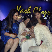 Lata Mangeshkar Gets First Yash Chopra Memorial Award Photos | Picture 610947