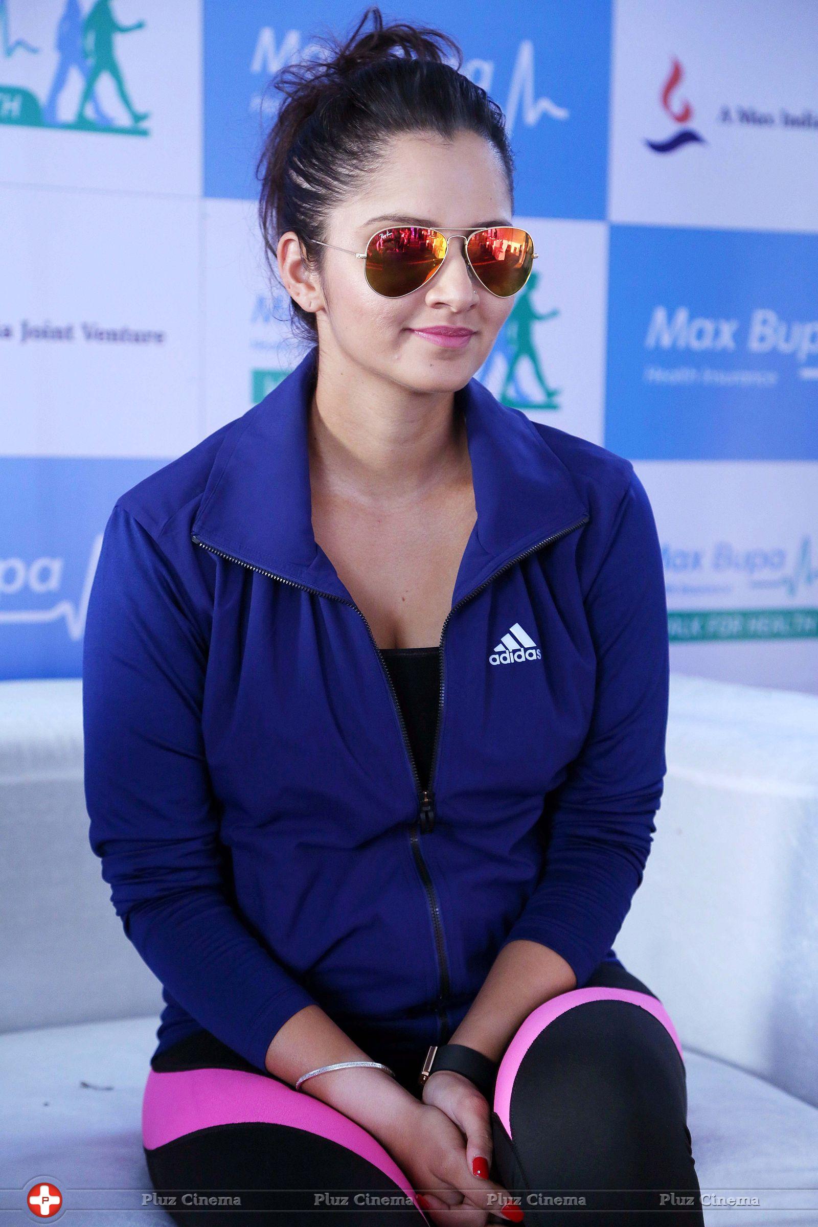 Sania Mirza - Manish Paul and Sania Mirza at Max Bupa Walk For Health Stills | Picture 610602