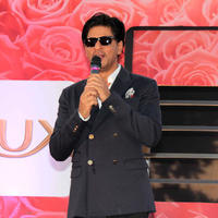Shahrukh Khan - Shahrukh Khan Meets LUX Chennai Express Contest Winners Stills | Picture 610954