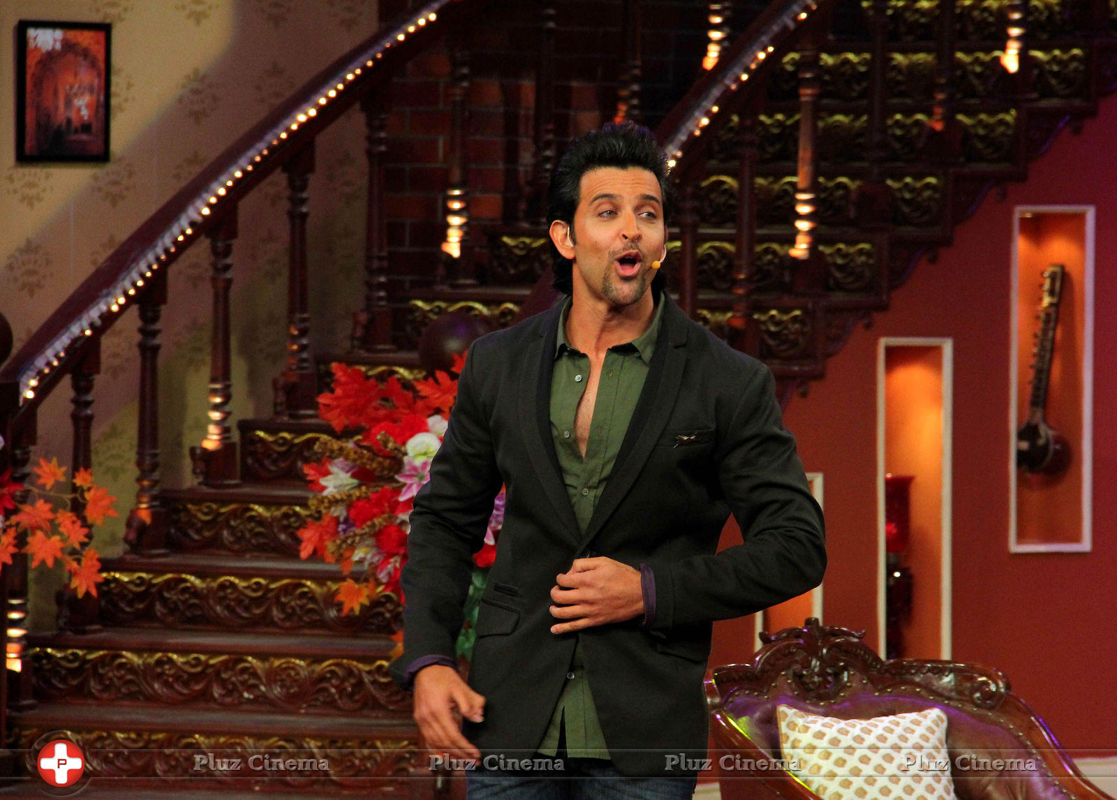 Hrithik Roshan - Hrithik Roshan Promotes Krrish 3 On the Sets Of Comedy Nights With Kapil Photos | Picture 611807