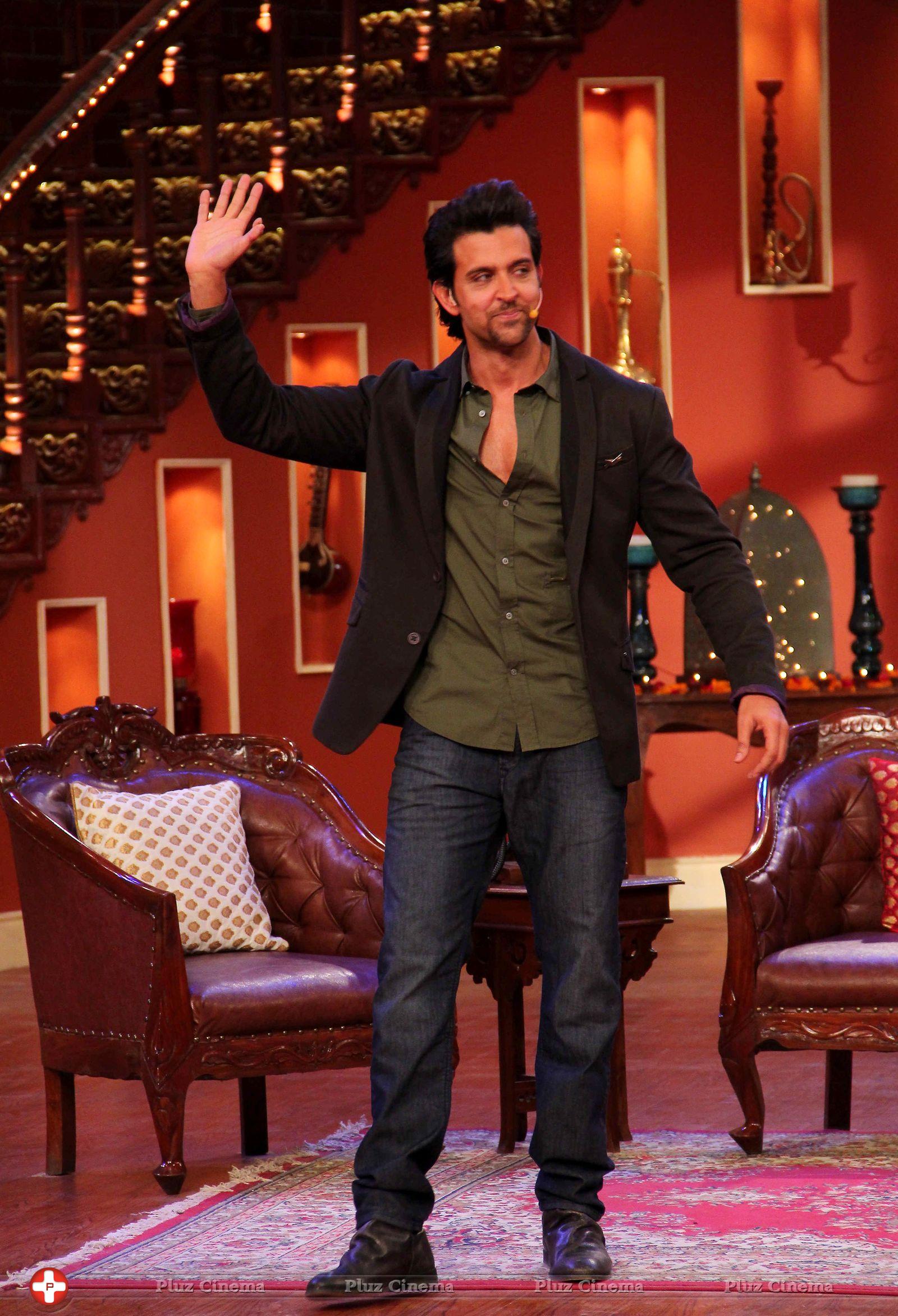 Hrithik Roshan - Hrithik Roshan Promotes Krrish 3 On the Sets Of Comedy Nights With Kapil Photos | Picture 611848