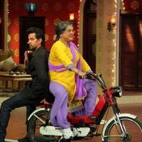 Hrithik Roshan - Hrithik Roshan Promotes Krrish 3 On the Sets Of Comedy Nights With Kapil Photos | Picture 611802