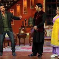 Hrithik Roshan - Hrithik Roshan Promotes Krrish 3 On the Sets Of Comedy Nights With Kapil Photos | Picture 611811