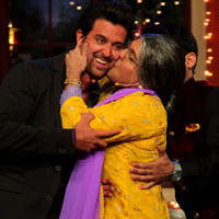 Hrithik Roshan - Hrithik Roshan Promotes Krrish 3 On the Sets Of Comedy Nights With Kapil Photos | Picture 611825