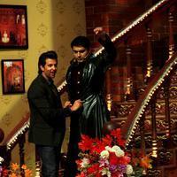 Hrithik Roshan - Hrithik Roshan Promotes Krrish 3 On the Sets Of Comedy Nights With Kapil Photos | Picture 611836