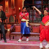 Hrithik Roshan - Hrithik Roshan Promotes Krrish 3 On the Sets Of Comedy Nights With Kapil Photos | Picture 611871