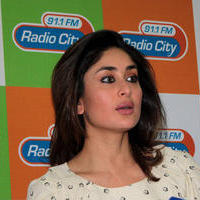 Kareena Kapoor - Kareena & Imran Promotes Gori Tere Pyar Mein Movie Stills | Picture 613578