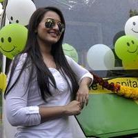 Sonakshi Sinha - Sonakshi Sinha Launches Mobile Hospital Van Smile On Wheels Photos | Picture 613378