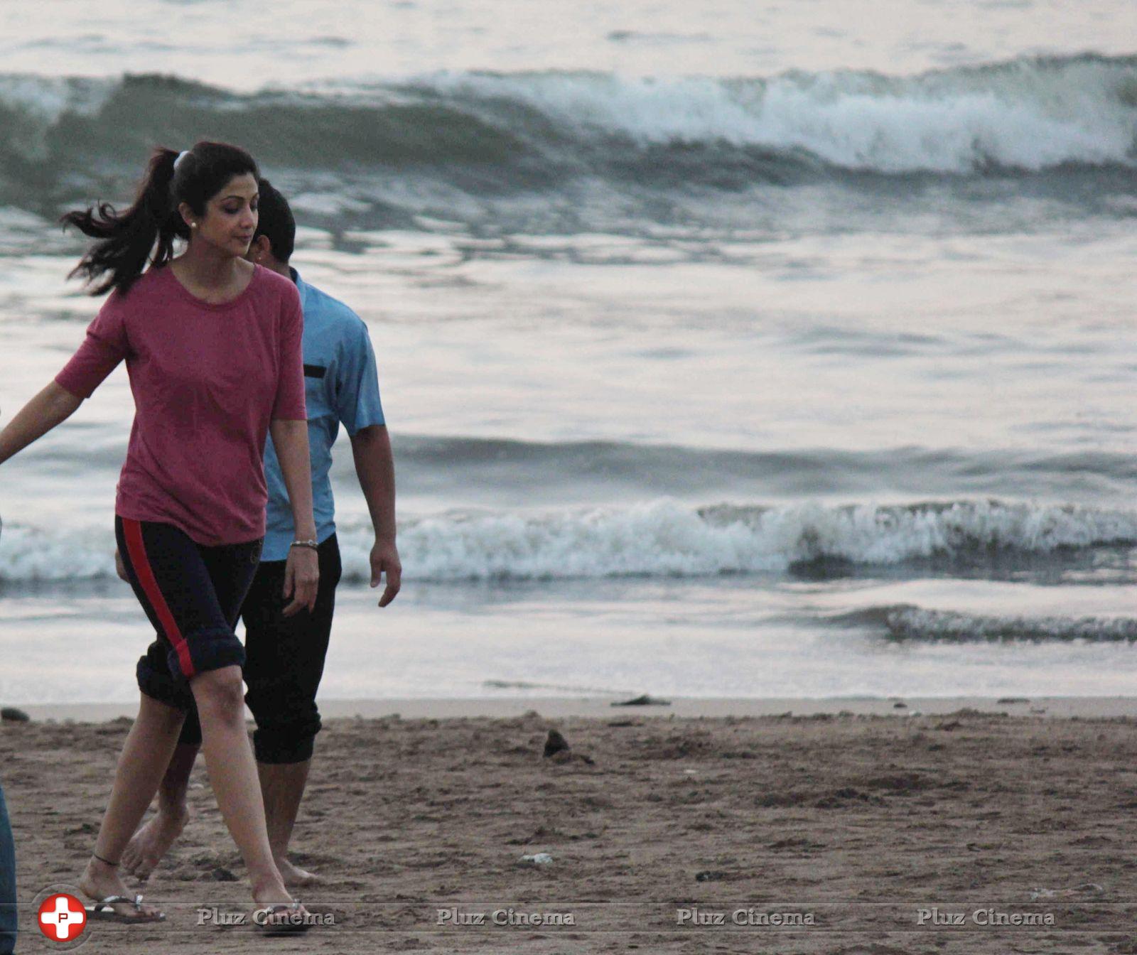 Shilpa Shetty at Juhu Beach Stills | Picture 620848