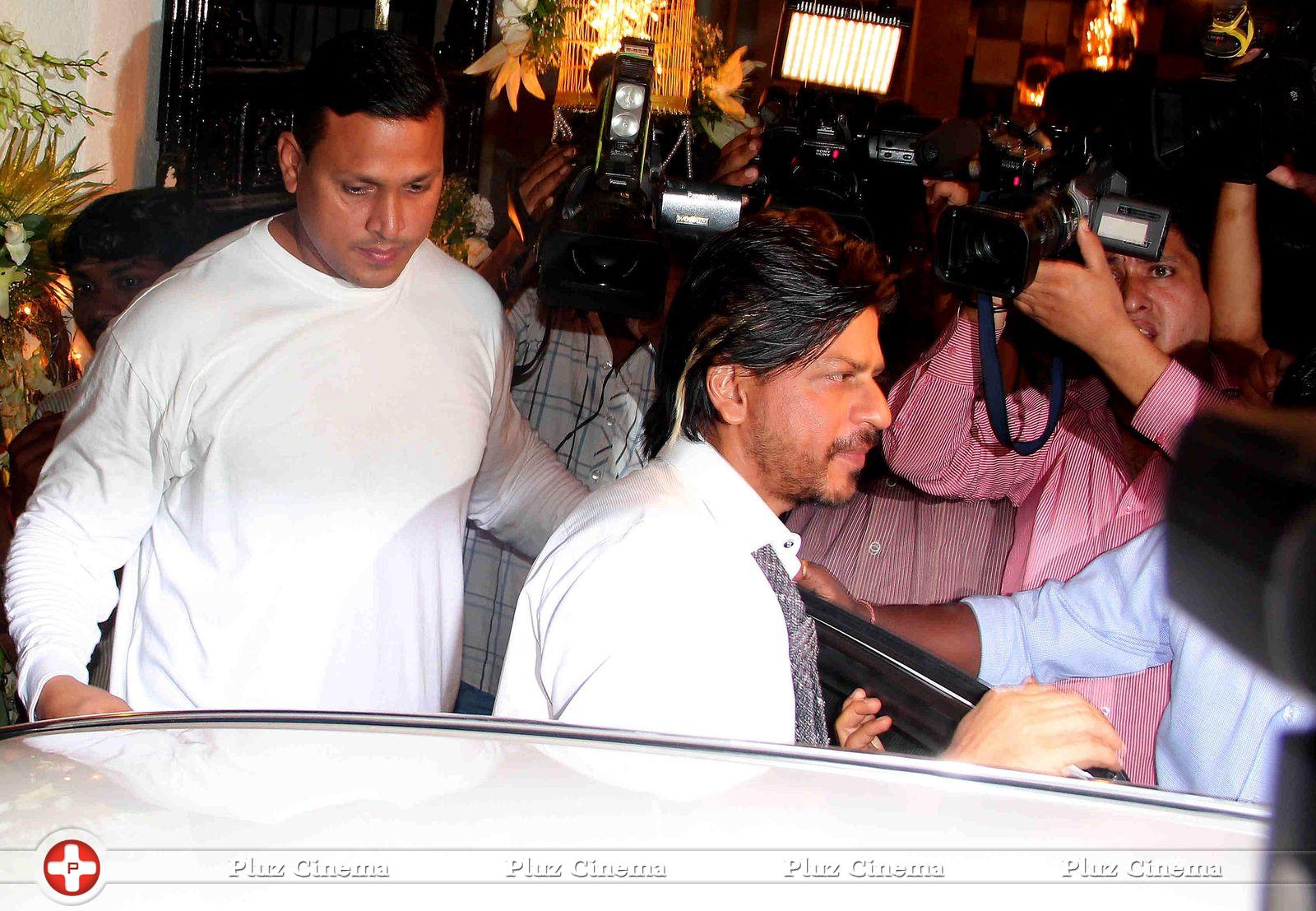 Shahrukh Khan & Others at The Launch of Lista Jewellery Store Photos | Picture 622807