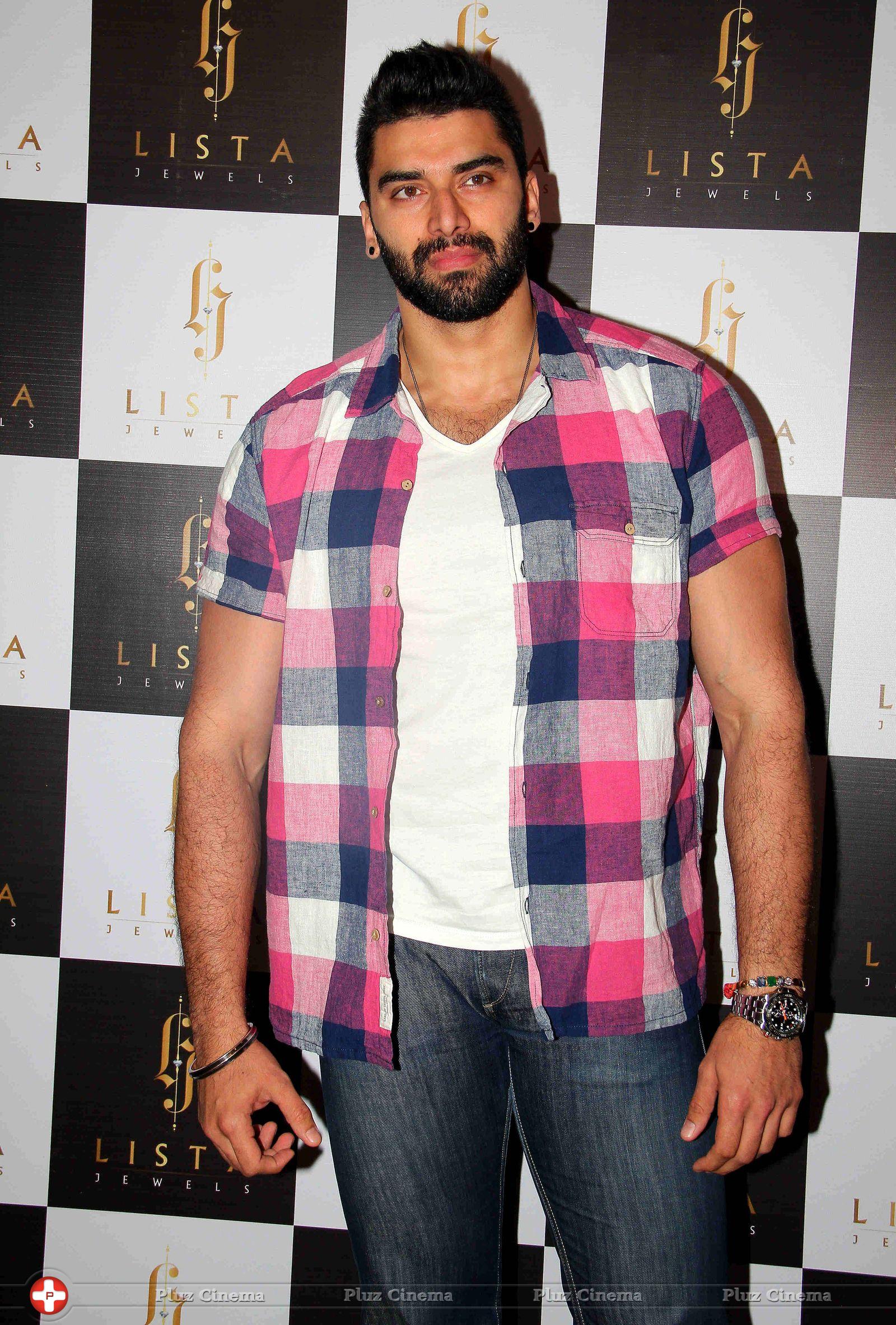 Nikitin Dheer - Shahrukh Khan & Others at The Launch of Lista Jewellery Store Photos | Picture 622818