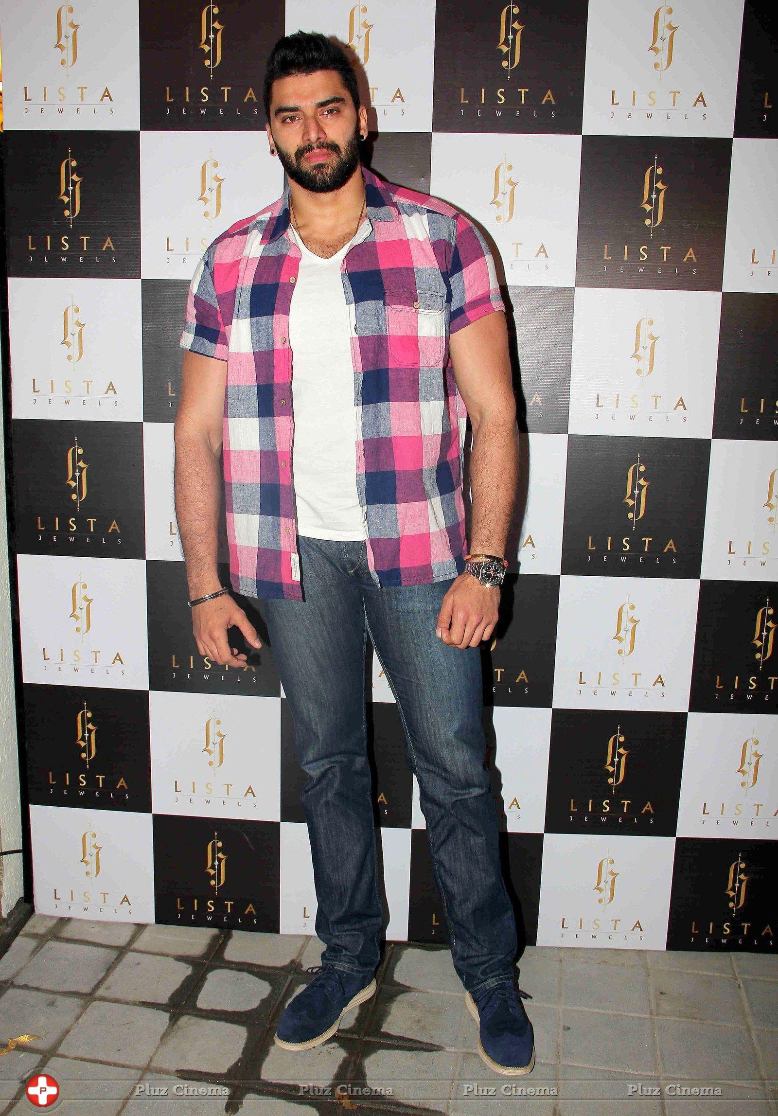 Nikitin Dheer - Shahrukh Khan & Others at The Launch of Lista Jewellery Store Photos | Picture 622819