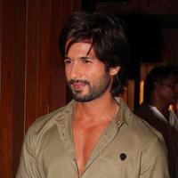 Shahid Kapoor - Shahid & Sonakshi at R Rajkumar Movie Completion Party Photos | Picture 622303