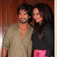 Shahid & Sonakshi at R Rajkumar Movie Completion Party Photos | Picture 622336