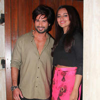 Shahid & Sonakshi at R Rajkumar Movie Completion Party Photos | Picture 622339