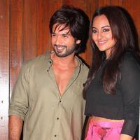 Shahid & Sonakshi at R Rajkumar Movie Completion Party Photos | Picture 622340