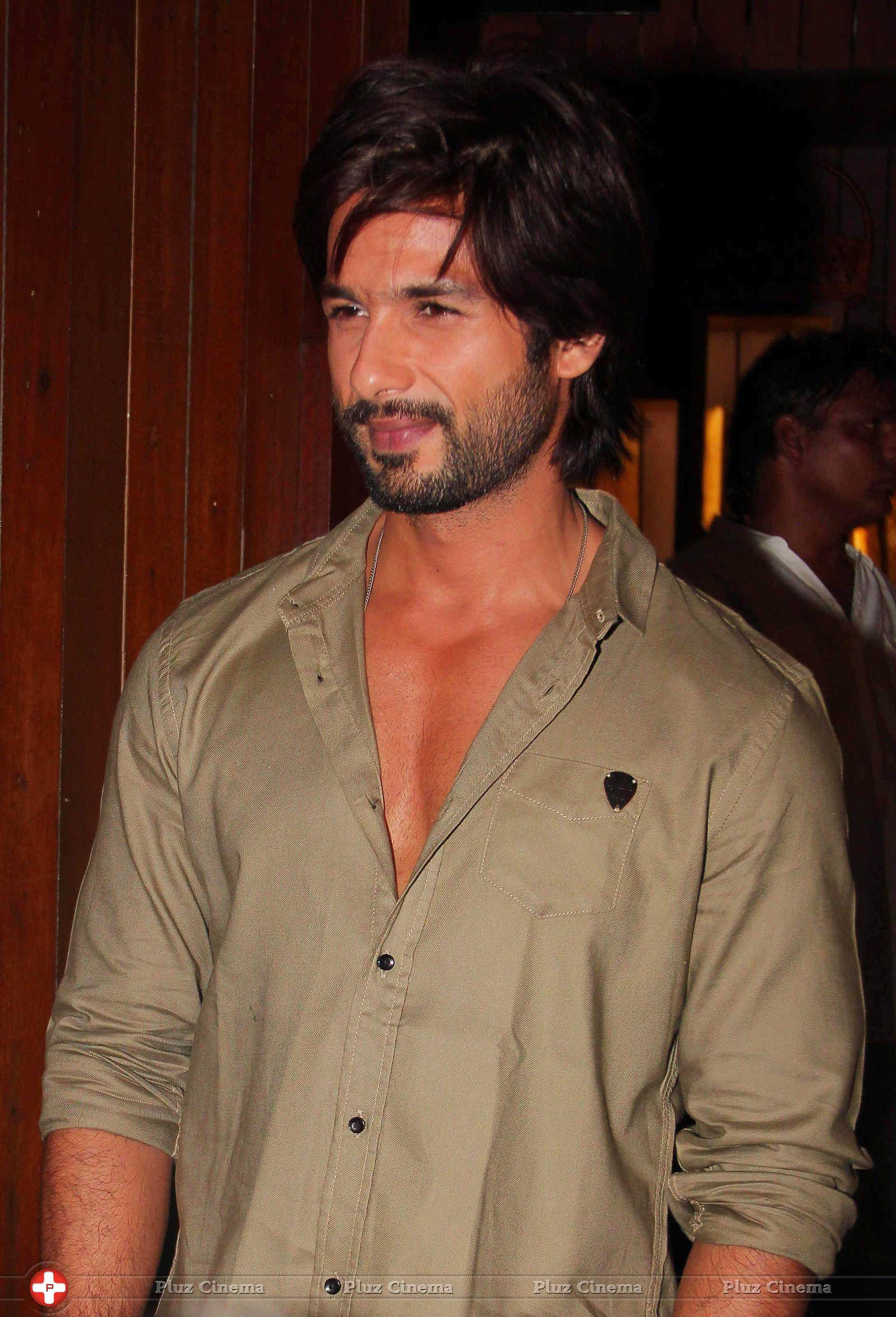 Shahid Kapoor - Shahid & Sonakshi at R Rajkumar Movie Completion Party Photos | Picture 622303