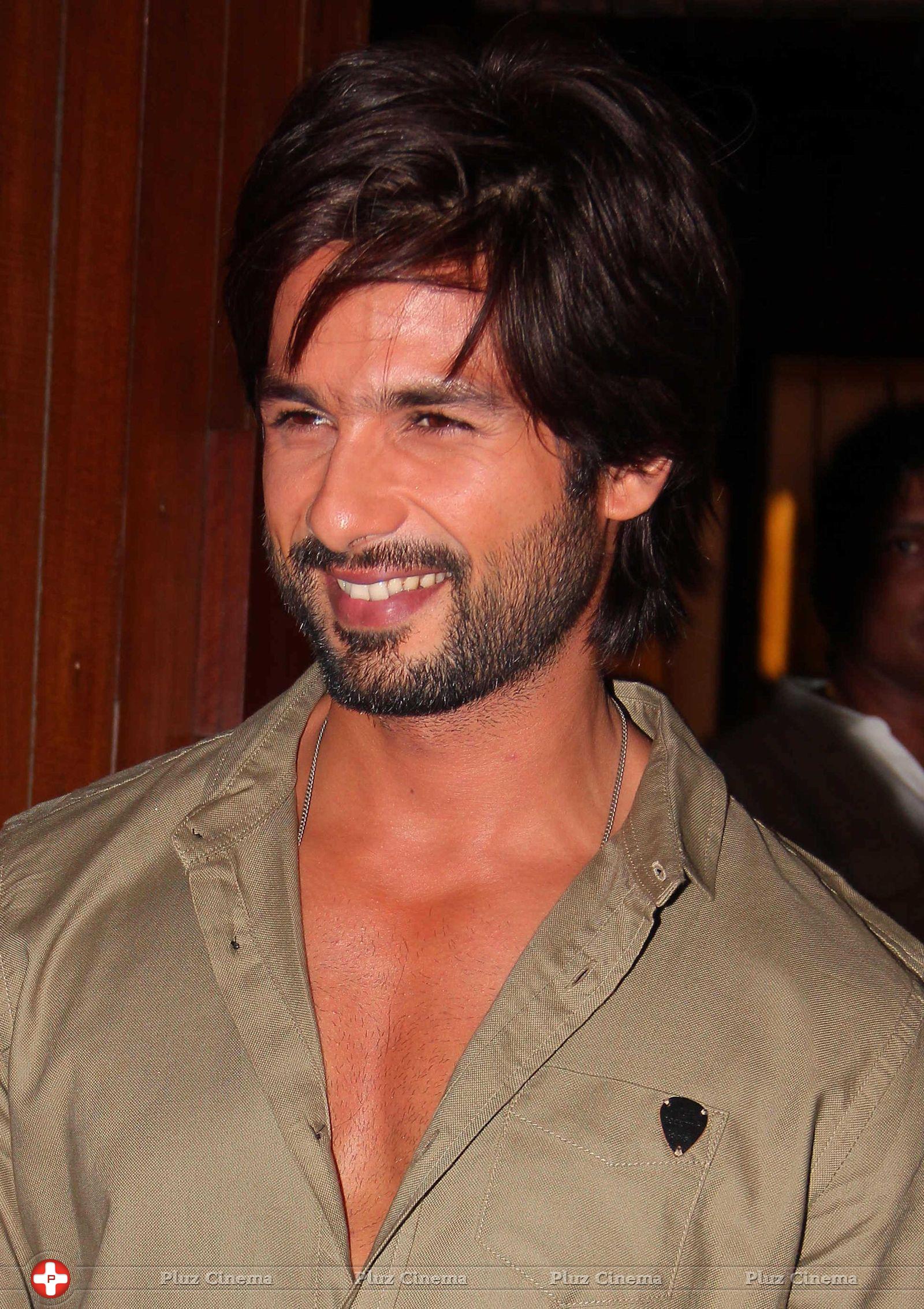 Shahid Kapoor - Shahid & Sonakshi at R Rajkumar Movie Completion Party Photos | Picture 622304
