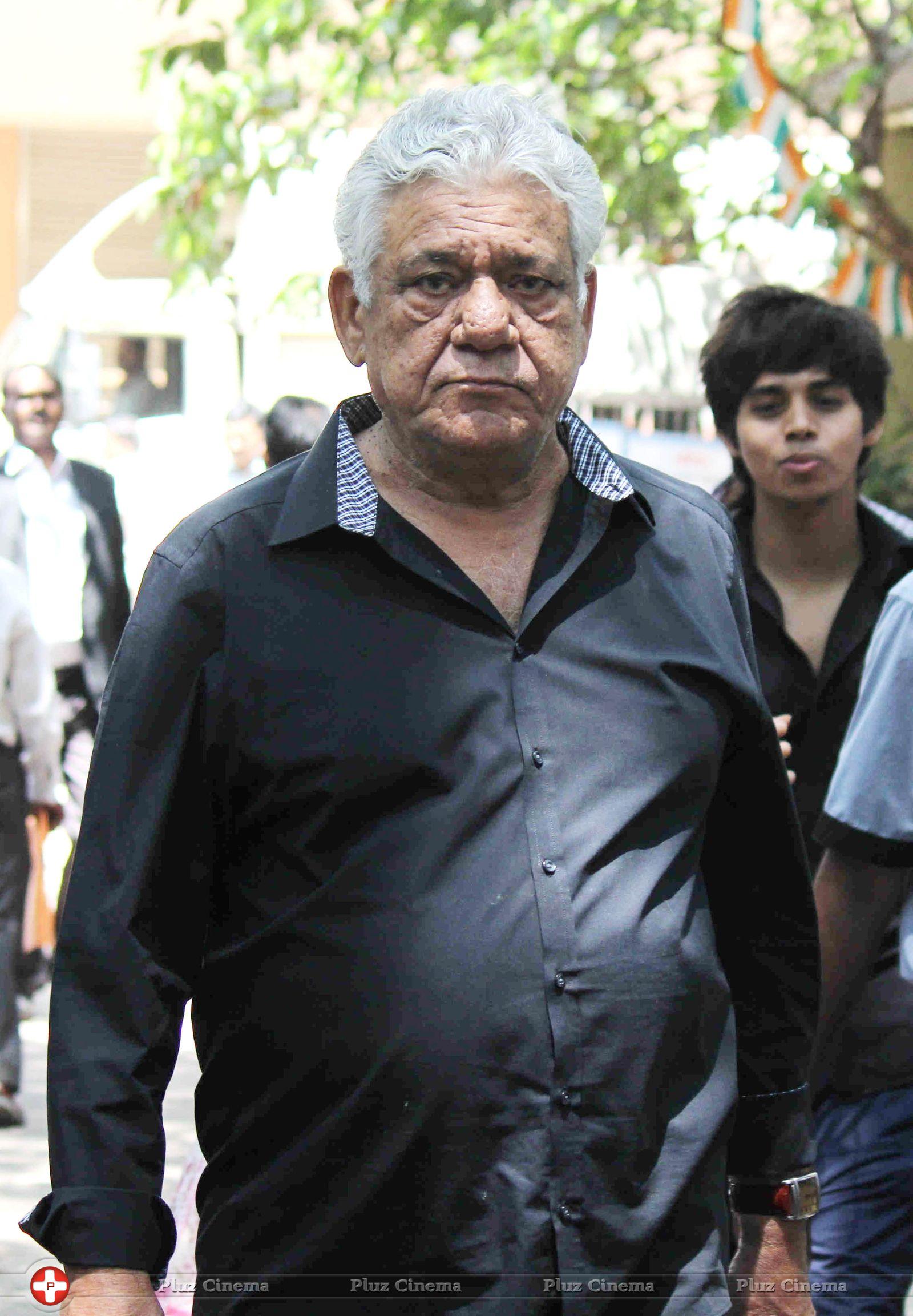 Om Puri - Om Puri court appearance in domestic violence case Photos | Picture 737923
