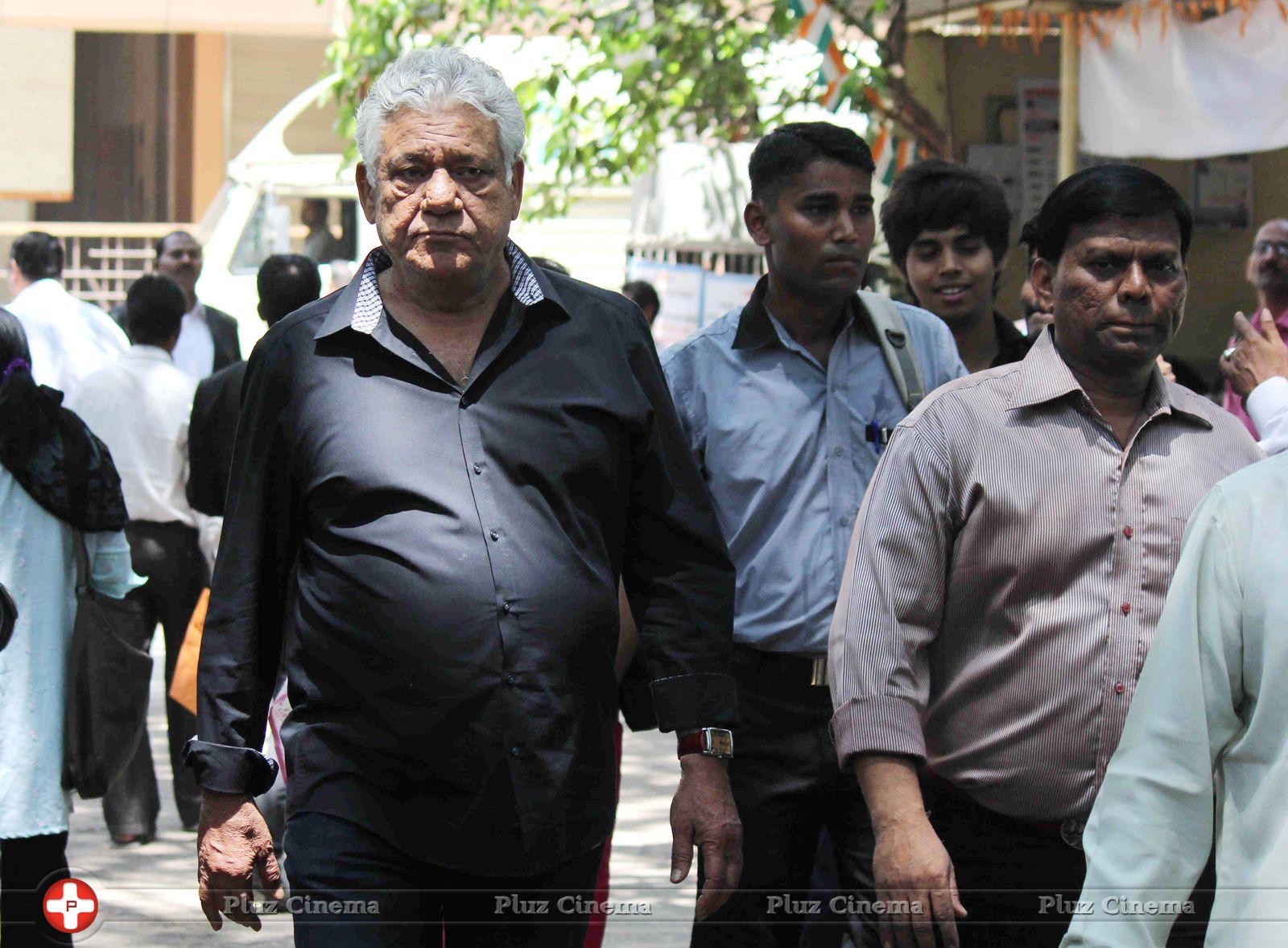 Om Puri - Om Puri court appearance in domestic violence case Photos | Picture 737924