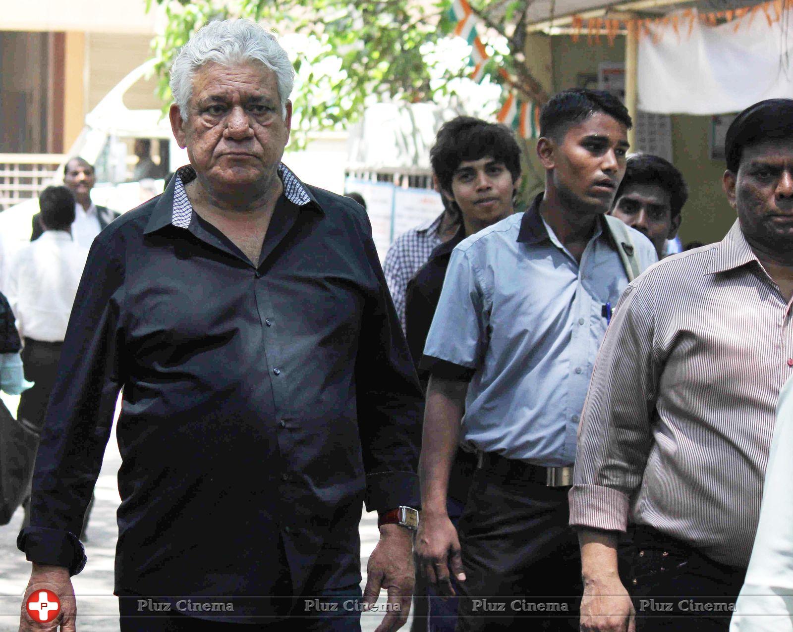 Om Puri - Om Puri court appearance in domestic violence case Photos | Picture 737925