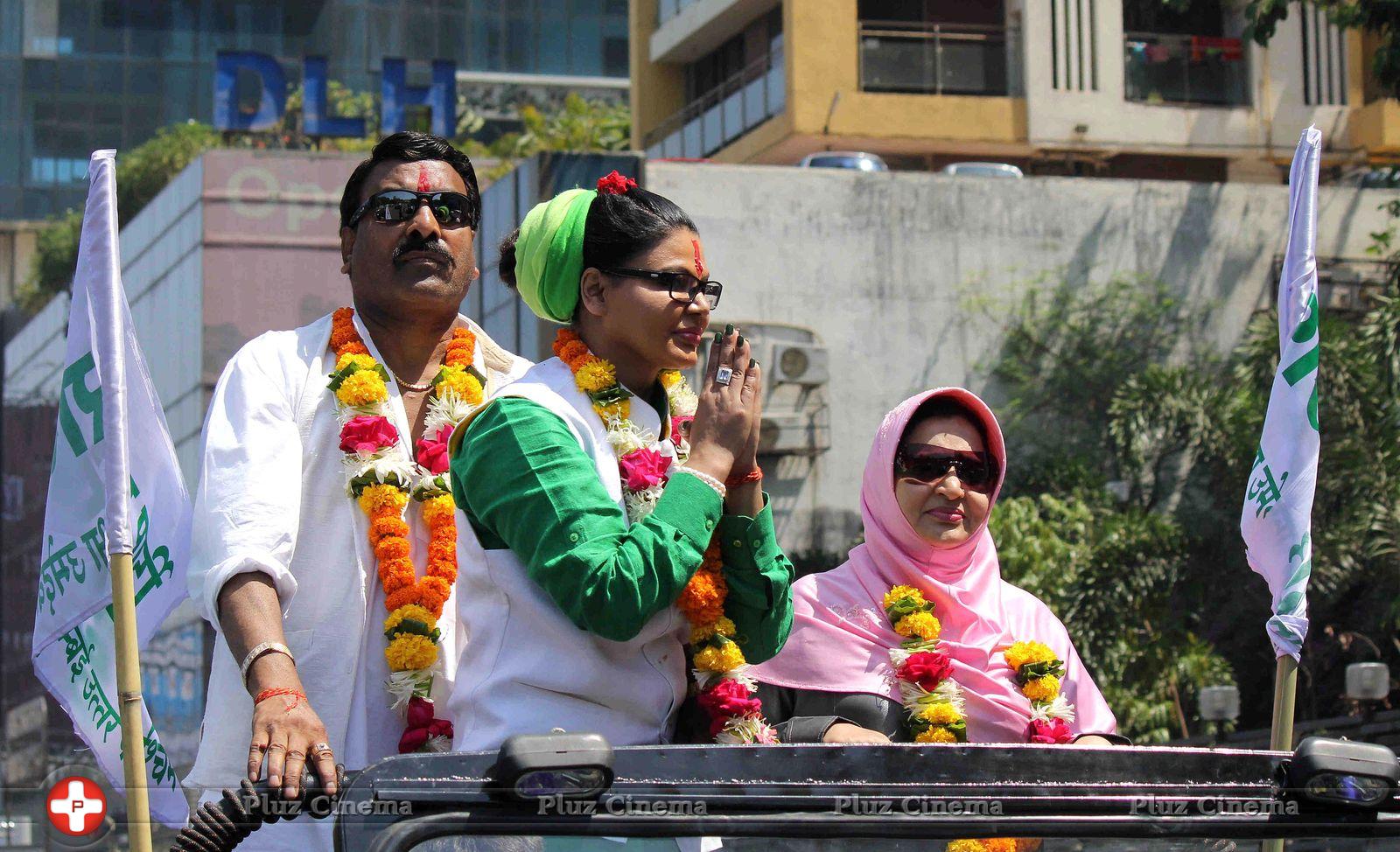 Rakhi Sawant - Candidates begin filing nomination papers for election 2014 Photos | Picture 737940