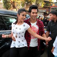 Varun Dhawan and Ileana Promotes their film at cafe and theatres Photos | Picture 739546