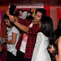 Varun Dhawan and Ileana Promotes their film at cafe and theatres Photos | Picture 739560