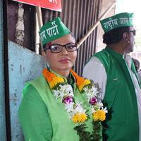Rakhi Sawant - Rakhi Sawant campaigns in Mumbai North West constituency Photos | Picture 741025