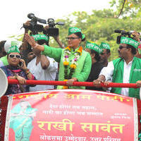 Rakhi Sawant - Rakhi Sawant campaigns in Mumbai North West constituency Photos | Picture 741036