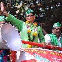 Rakhi Sawant - Rakhi Sawant campaigns in Mumbai North West constituency Photos | Picture 741037