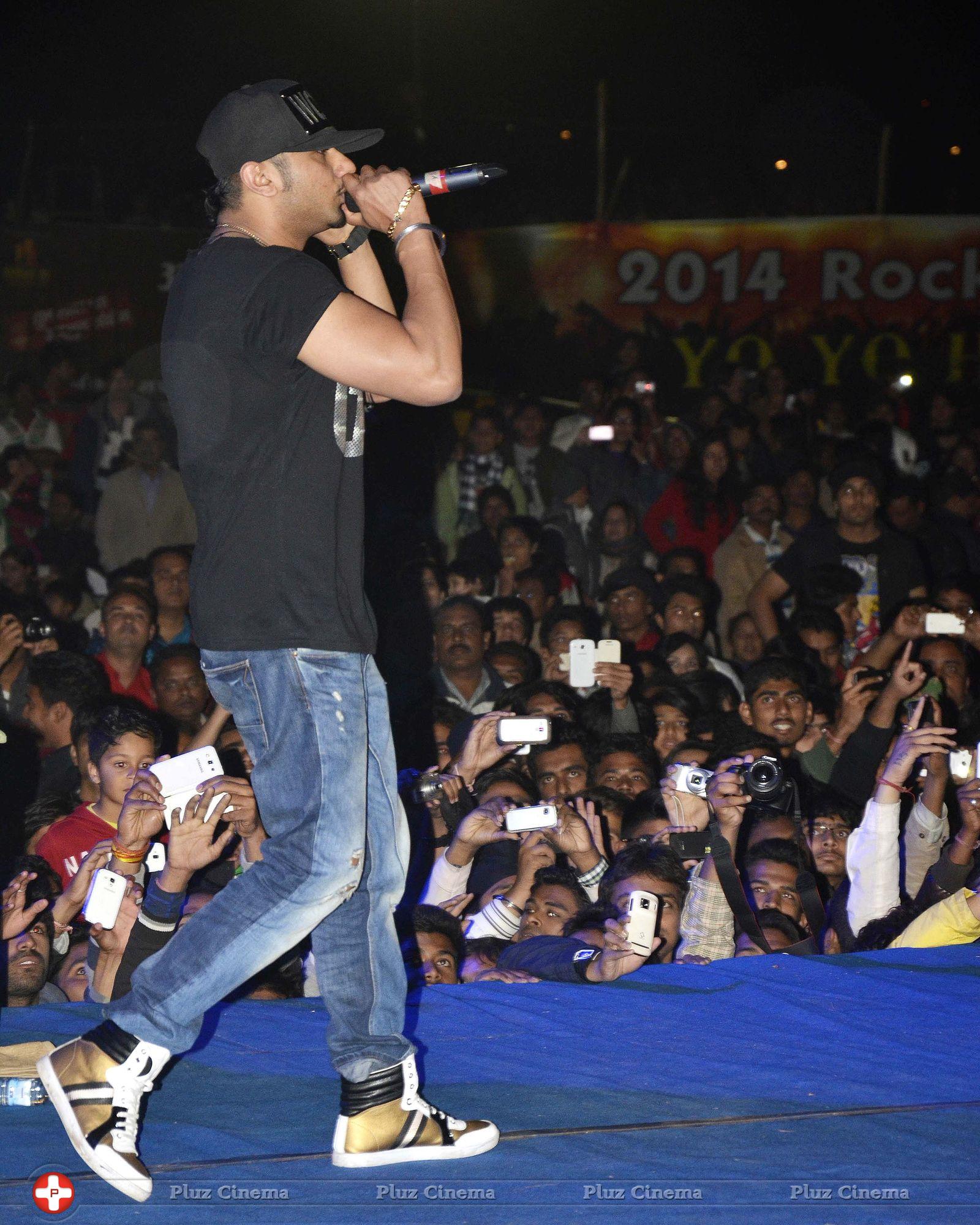 Yo Yo Honey Singh - Honey Singh performs at a Concert Photos | Picture 706639