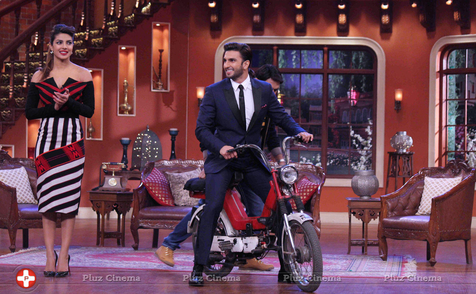 Ranveer Singh - Gunday film Promotion on Comedy Nights with Kapil Photos | Picture 708618