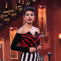 Priyanka Chopra - Gunday film Promotion on Comedy Nights with Kapil Photos | Picture 708603