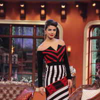 Priyanka Chopra - Gunday film Promotion on Comedy Nights with Kapil Photos | Picture 708610