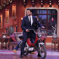 Ranveer Singh - Gunday film Promotion on Comedy Nights with Kapil Photos | Picture 708618
