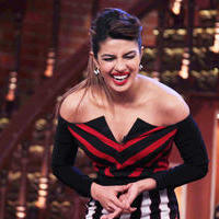 Priyanka Chopra - Gunday film Promotion on Comedy Nights with Kapil Photos | Picture 708629