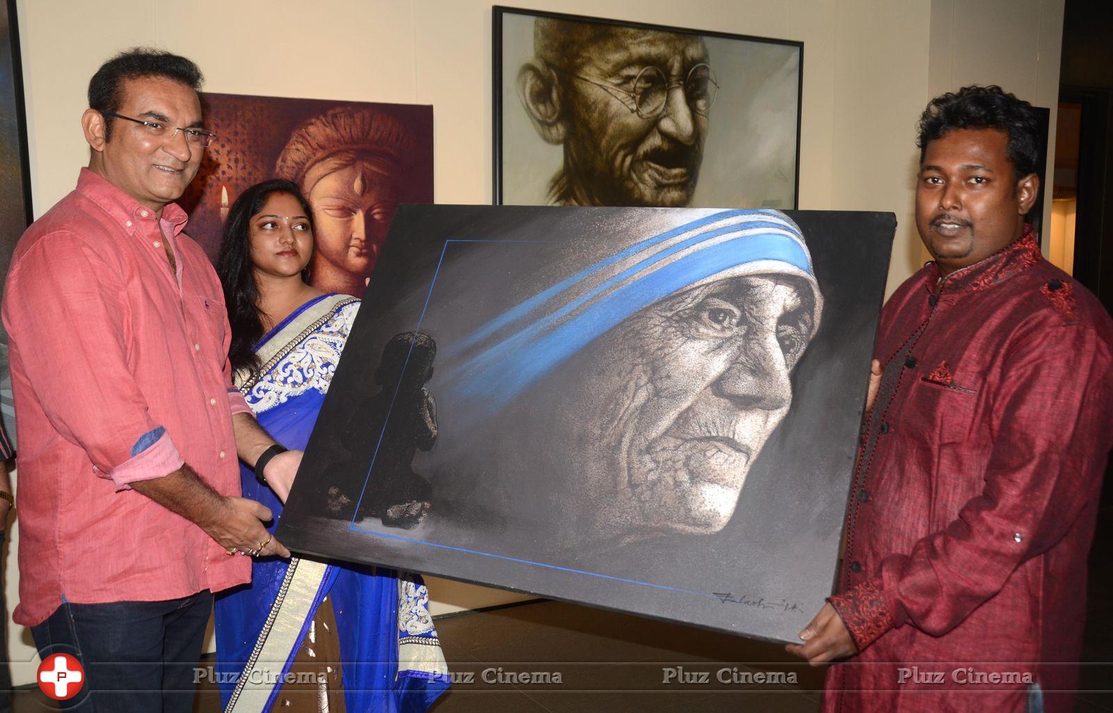Abhijeet Bhattacharya - Inauguration of Palash Halder painting exhibition Photos | Picture 708474