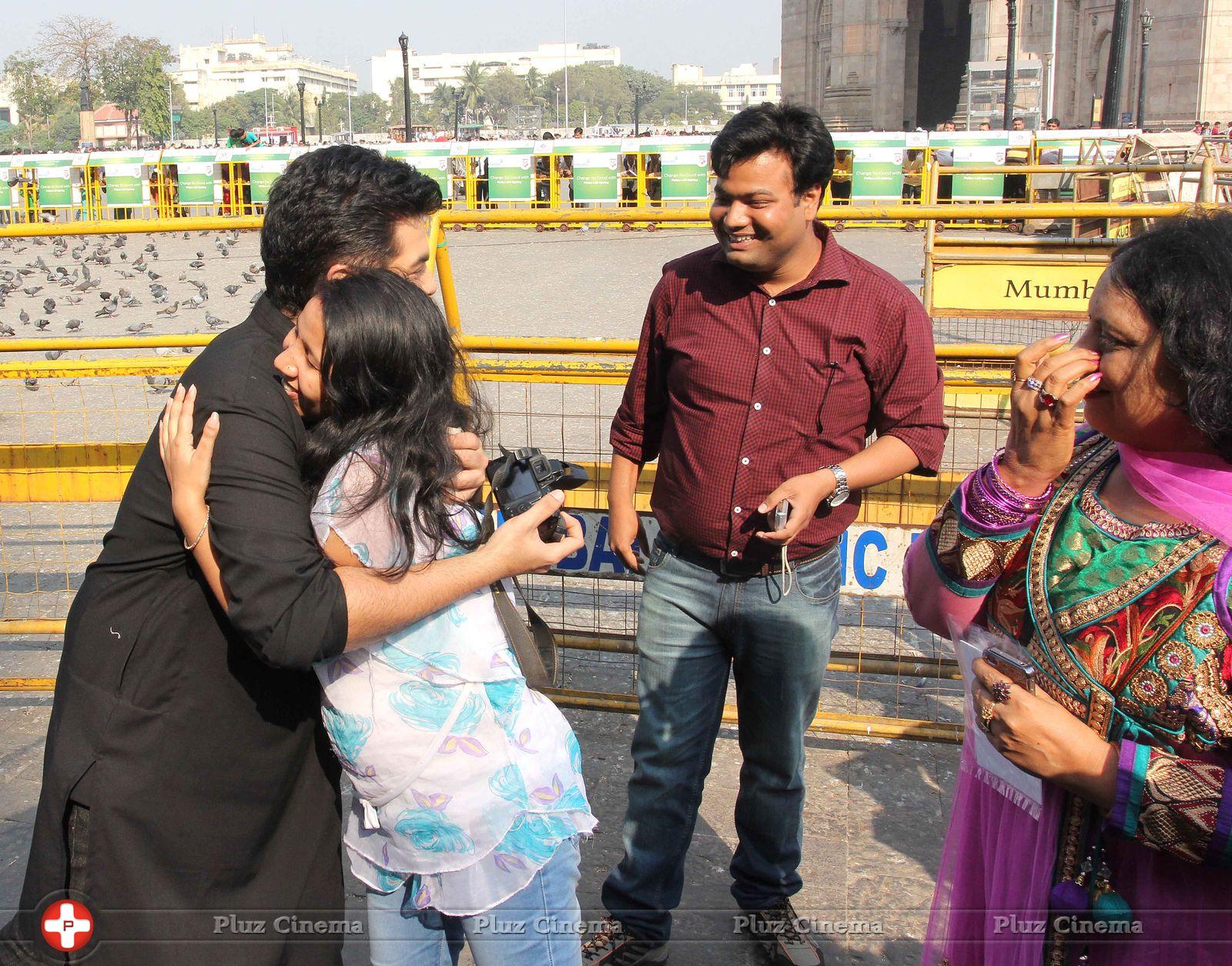 Karan Johar shoots Mission Sapne at Gateway of India Photos | Picture 709181