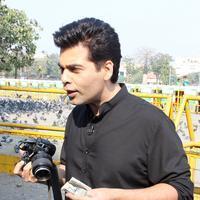 Karan Johar - Karan Johar shoots Mission Sapne at Gateway of India Photos | Picture 709183