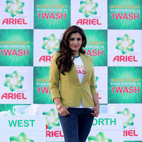Raveena Tandon - Ariel attempt for a Guinness World Record Photos | Picture 711294