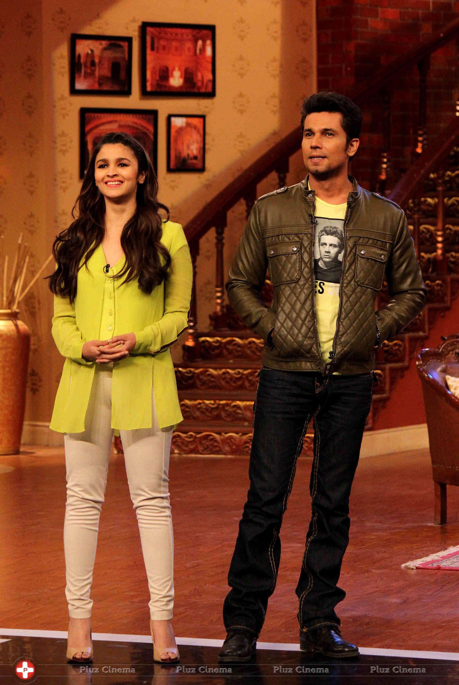 Film Highway promoted on sets of Comedy Nights with Kapil Photos | Picture 713727