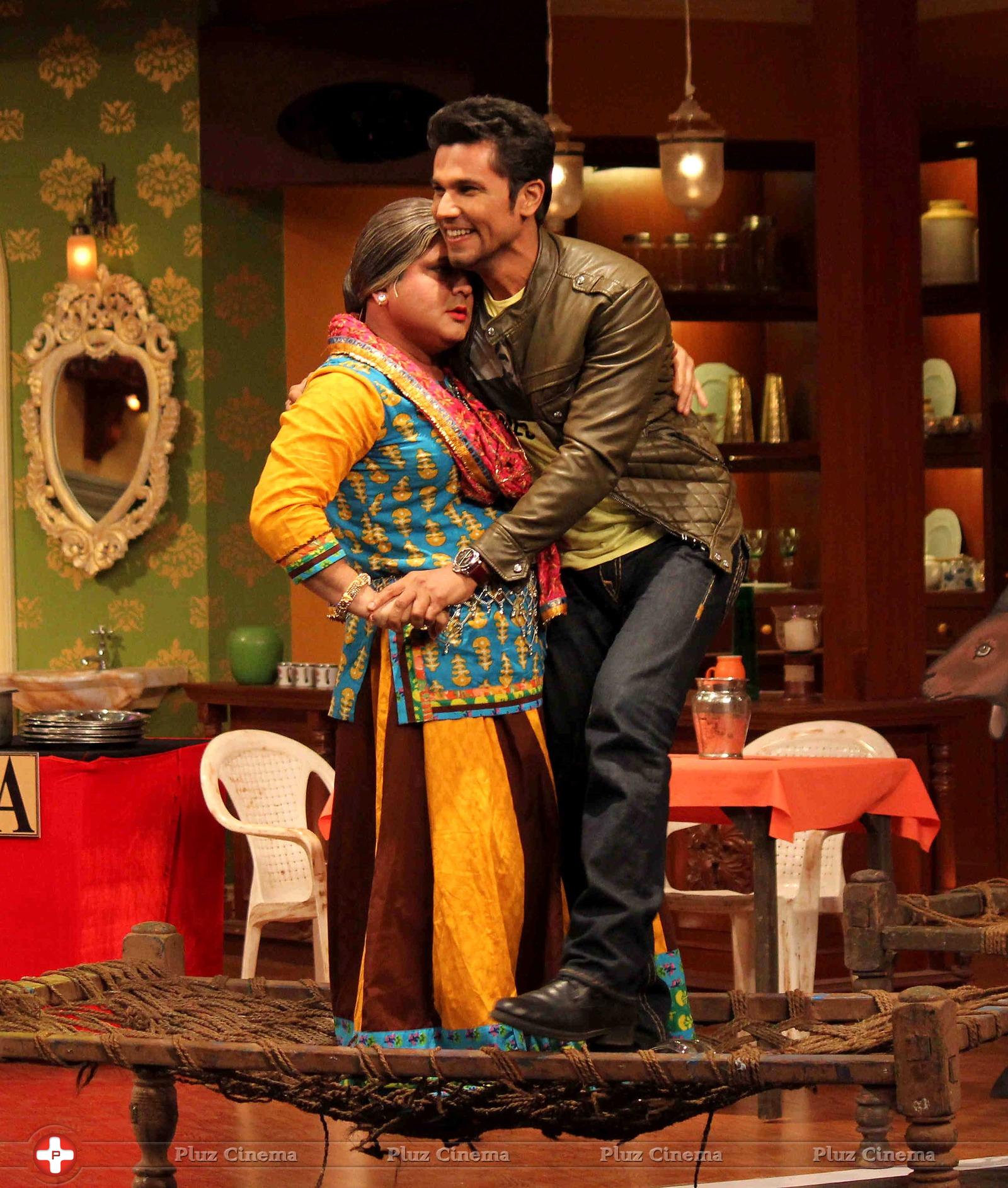 Film Highway promoted on sets of Comedy Nights with Kapil Photos | Picture 713751