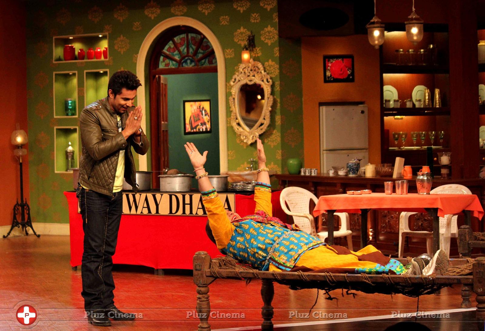Film Highway promoted on sets of Comedy Nights with Kapil Photos | Picture 713762