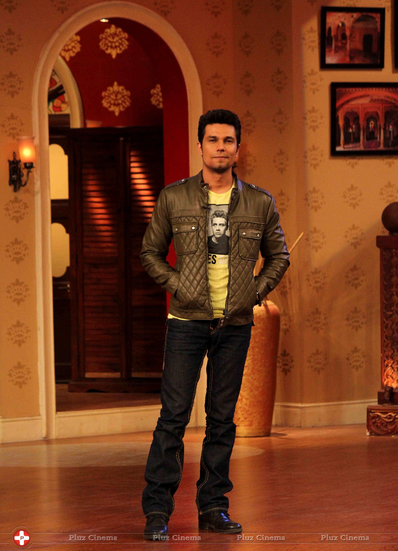 Film Highway promoted on sets of Comedy Nights with Kapil Photos | Picture 713773