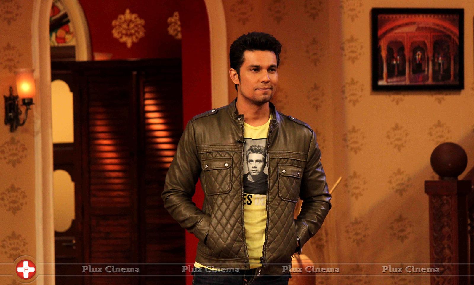 Film Highway promoted on sets of Comedy Nights with Kapil Photos | Picture 713774