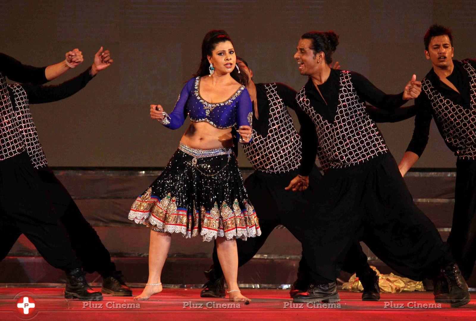 Sambhavna Seth - Juhi and Govinda at Grand finale Indian Princess 2014 Season 5 Photos | Picture 714973