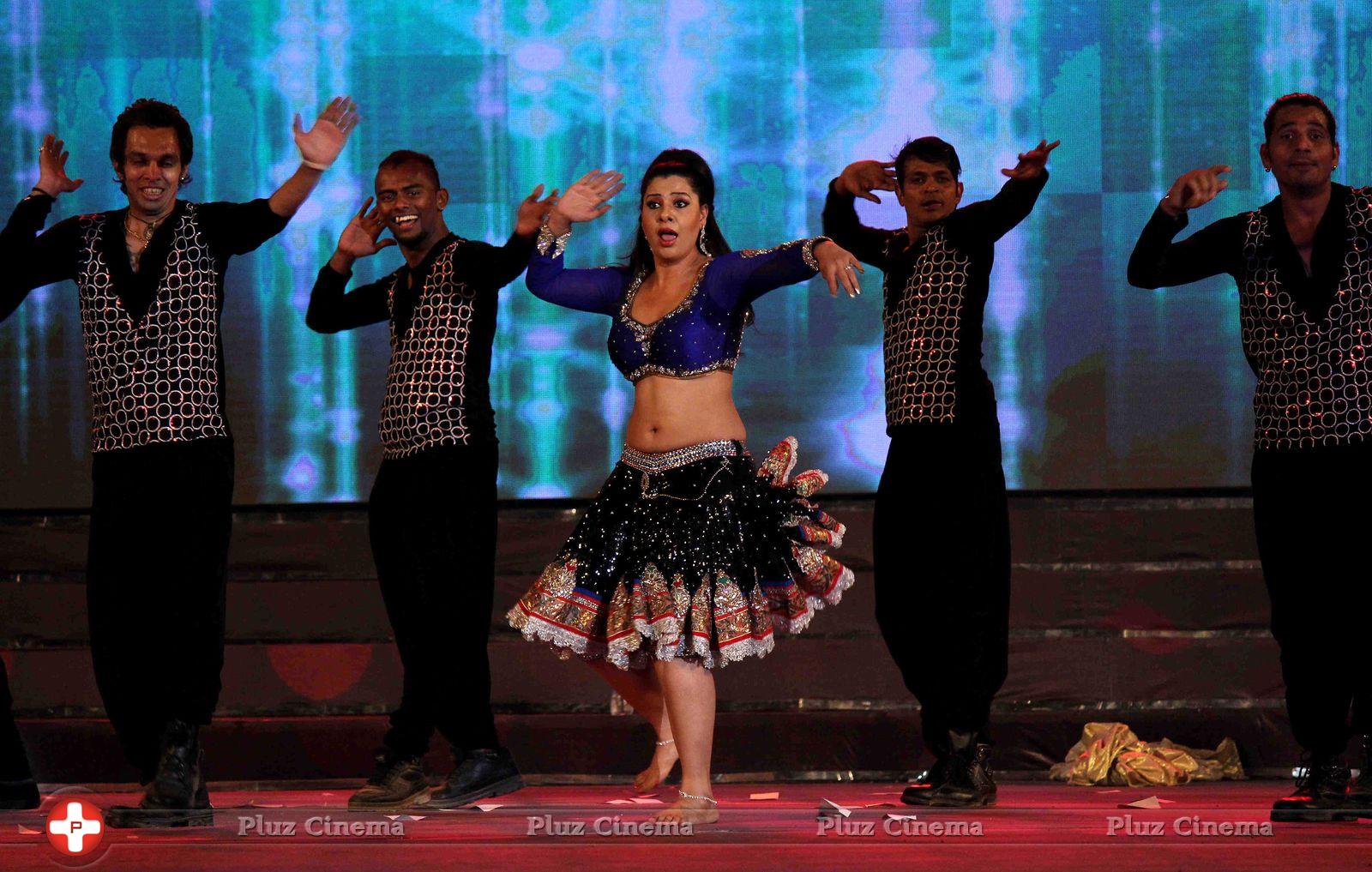 Sambhavna Seth - Juhi and Govinda at Grand finale Indian Princess 2014 Season 5 Photos | Picture 714976
