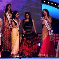 Juhi Chawla - Juhi and Govinda at Grand finale Indian Princess 2014 Season 5 Photos